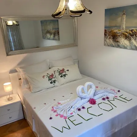 Apartman Luka + Free Parking Apartamento *